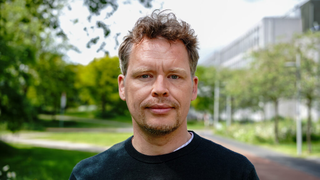 Sören Wacker outdoors on campus, AI and machine learning contributor.